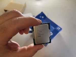 Core i7 12700K Alder Lake CPU up close